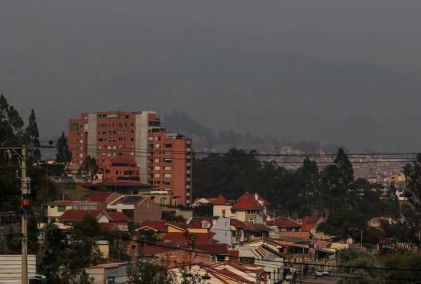 Las autoridades recomiendan precauci&oacute;n a personas sensibles y actividades limitadas al aire libre.