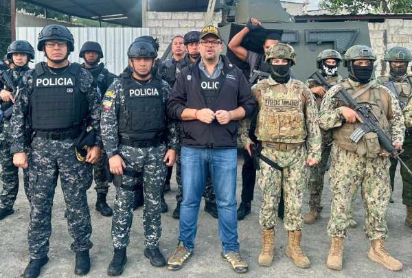 El Bloque de Seguridad allan&oacute; 260 viviendas en Nueva Prosperina y Flor de Basti&oacute;n