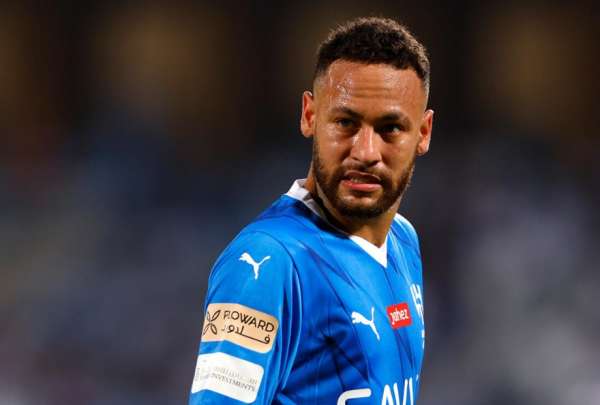 Exmodelo H&uacute;ngara demand&oacute; a Neymar por Paternidad