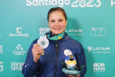 Valeria Echever  consigui&oacute; plata en Karate. 
