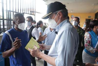 El presidente Guillermo Lasso realiz&oacute; un recorrido por el hospital de Quinind&eacute;. 