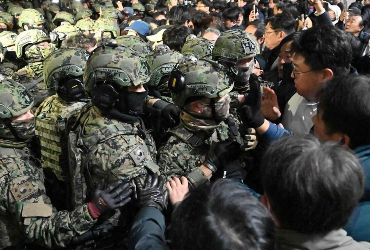 Corea del Sur declara y retira la ley marcial en medio de protestas.