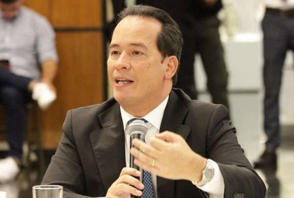 Presidente solo podr&aacute; tratar temas econ&oacute;micos urgentes v&iacute;a decreto