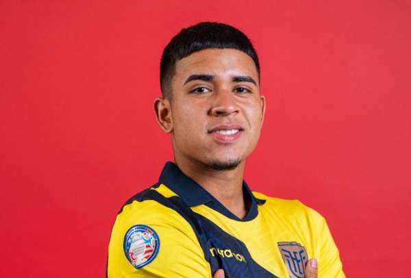 El m&aacute;ximo regulador del f&uacute;tbol escribi&oacute; una nota especial al jugador ecuatoriano Kendry P&aacute;ez. 