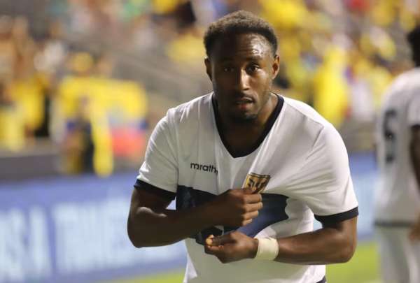 John Yeboah vio el partido contra Chile desde los grader&iacute;os