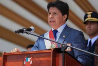 Presidente de Per&uacute; anuncia la disoluci&oacute;n del Congreso