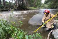 Un hombre fue arrastrado por la corriente del río Tomebamba en Cuenca. Ocurrió el domingo 9 de febrero de 2025. 