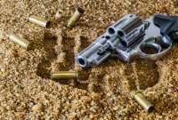 Dos presuntos sicarios asesinaron al subjefe de guías penitenciarios de la Cárcel de Latacunga.