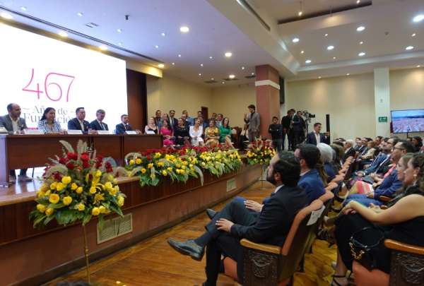 El alcalde de Cuenca, Cristian Zamora mencion&oacute; nuevas obras para la ciudad en la sesion solemne por la Fundaci&oacute;n de la ciudad.