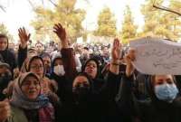 En m&aacute;s de 10 escuelas de ni&ntilde;as se han reportado casos de envenenamiento. Protestas en Ir&aacute;n siguen.