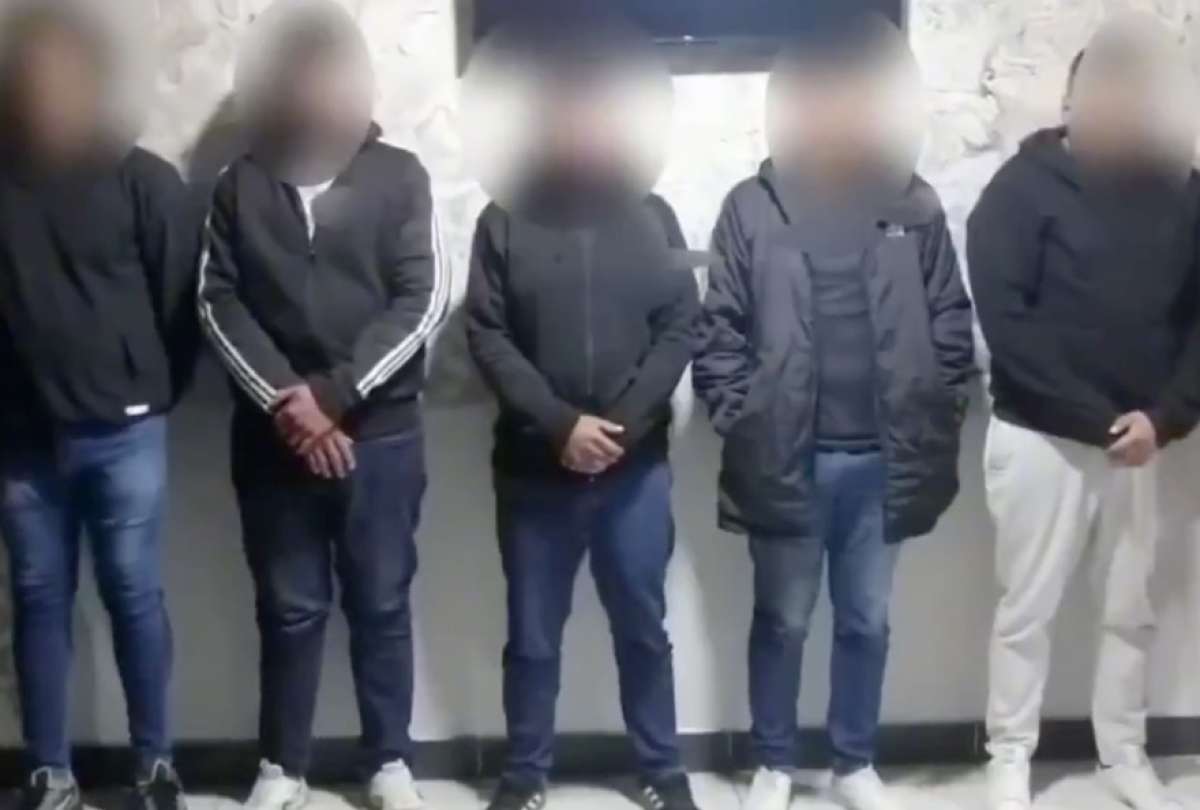 La Policía detuvo a cinco ciudadanos que presuntamente operaban desde un night club del norte de Quito. 