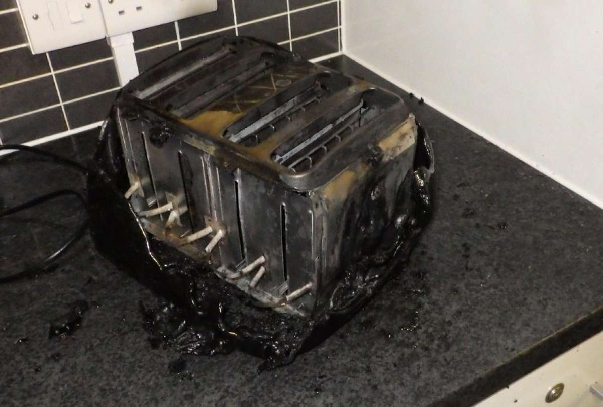 Tres requisitos para hacer un reclamo por da&ntilde;o de artefactos a la Empresa El&eacute;ctrica Quito