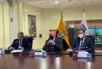 El COE Nacional señaló que los casos de covid-19 se mantienen altos en el Ecuador.