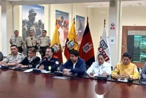 El COE Cantonal se activó con miembros del Municipio de Quito y el Gobierno Nacional. 