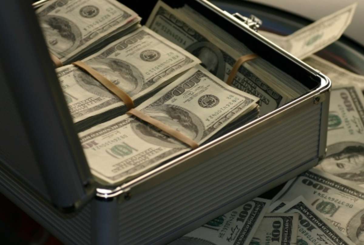 Los billetes falsos eran puestos en circulaci&oacute;n a trav&eacute;s de compras en locales comerciales. 