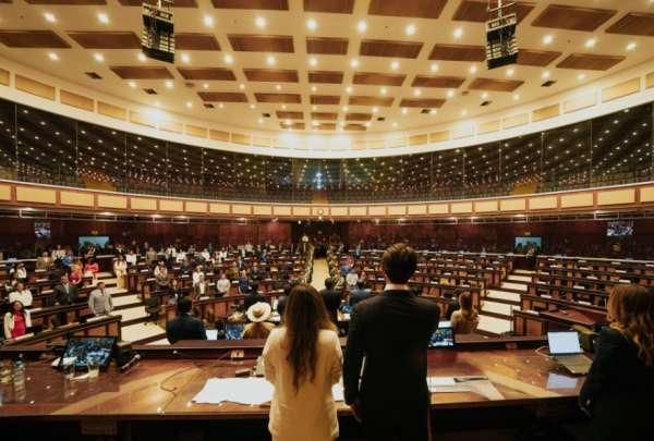 La Asamblea Nacional separ&oacute; a 40 funcionarios por v&iacute;nculos familiares y pr&aacute;cticas de nepotismo. As&iacute; lo confirm&oacute; el presidente legislativo, Niels Olsen. 