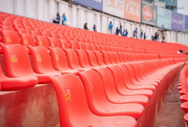 El estadio de Cuenca Alejandro Serrano Aguilar fue mejorado para recibir a los hinchas del Deportivo Cuenca.&nbsp;