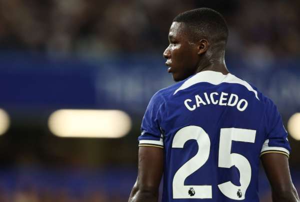 El ecuatoriano Mois&eacute;s Caicedo se destaca en el f&uacute;tbol mundial como el mejor mediocampista de contenci&oacute;n joven, seg&uacute;n el &uacute;ltimo informe del CIES Football Observatory.