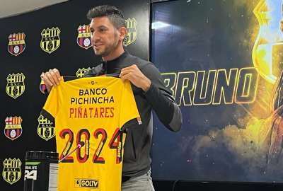 El volante argentino Bruno Pi&ntilde;atares jugar&aacute; con Barcelona SC hasta finales del 2024.