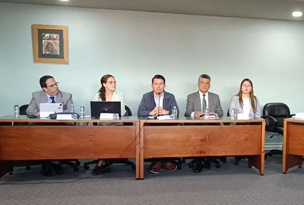 El di&aacute;logo reiniciar&aacute; con las mesas de Seguridad y de Derechos Colectivos.