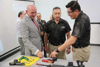 El ministro de Defensa, Gian Carlo Loffredo resalt&oacute; el apoyo de la academia.
