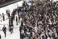 Los jugadores de Japón fueron recibidos con aplausos en el regreso a su país.