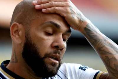 El lateral Dani Alves se encuentra detenido por una supuesta agresi&oacute;n sexual. 