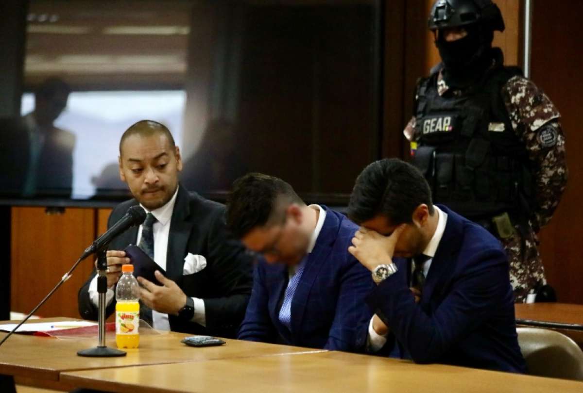 Álex P. (centro) era la mano derecha de Wilman T. en la Corte Nacional de Justicia. 