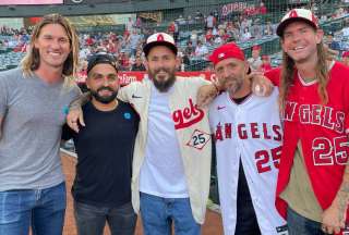 Marlon 'Chito' Vera hizo el lanzamiento ceremonial en un partido de la MLB