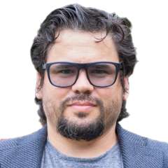 Liosday Landaburo, docente de la UIDE